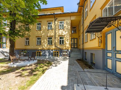 Laulupeo-residents-Tallinn-Kadriorg-(1)